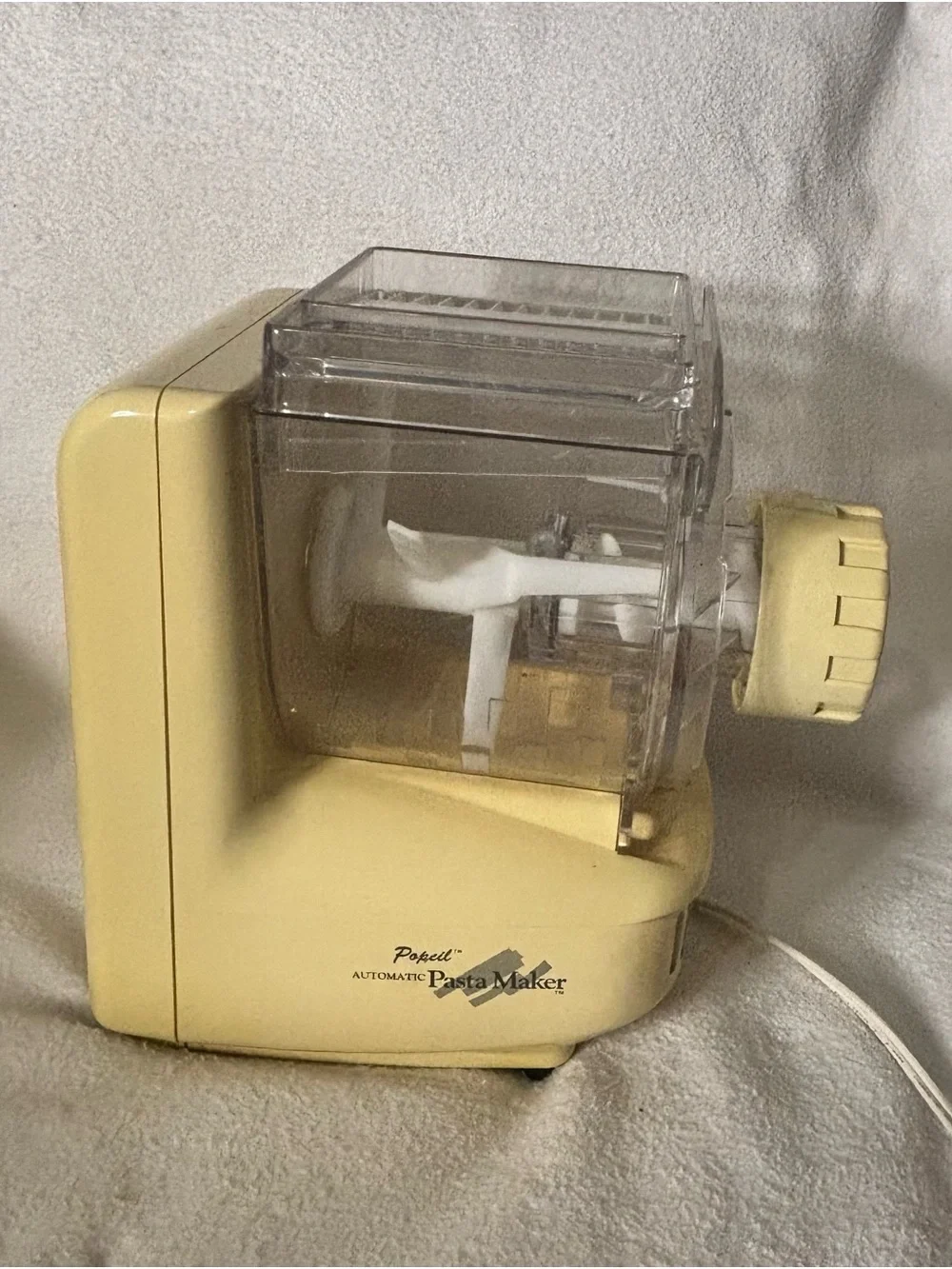 Electric Pasta Maker / Dough Press - Compact Kitchen Appliance great condition